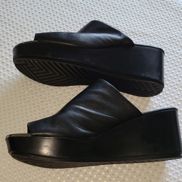 Karl Lagerfeld platform slides. Size 10. - Picture 4 of 6